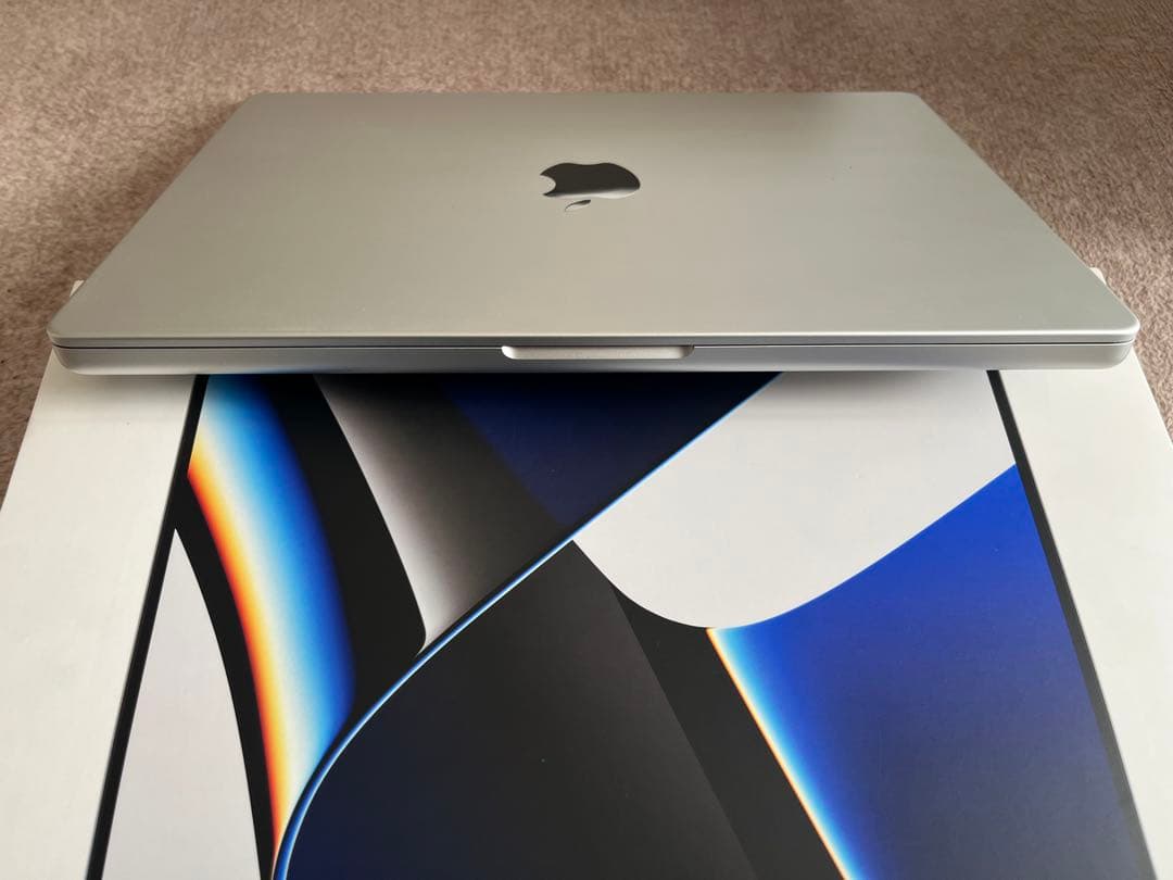 Apple MacBook Pro 14インチ　シルバー 本体