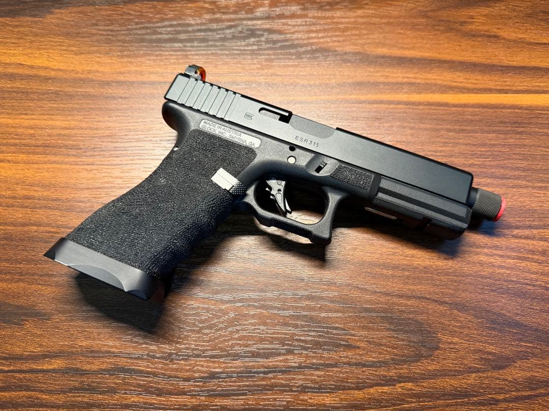 東京マルイ　グロック18c ガスガン マガジン2個　ガス缶付き