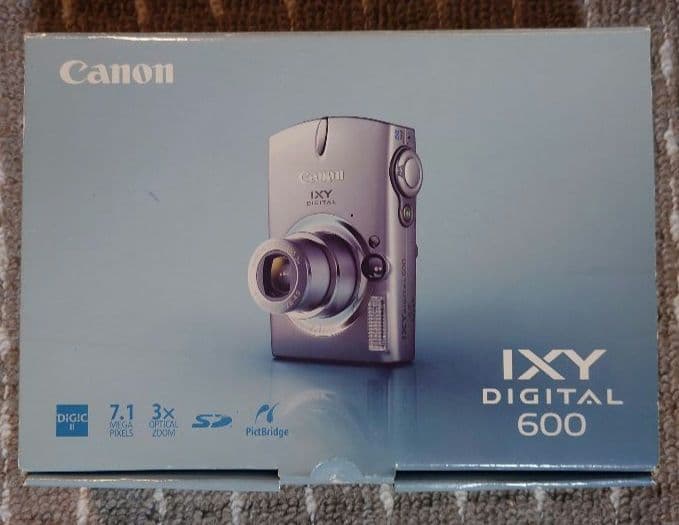 Canon IXY600　コンパクトデジタルカメラ