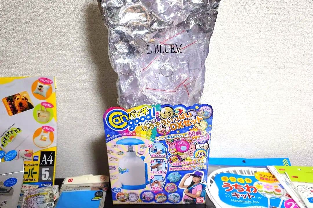 BANDAI 缶バッチ製作キット購入で それ以外の記載の商品、全部付いてきます！