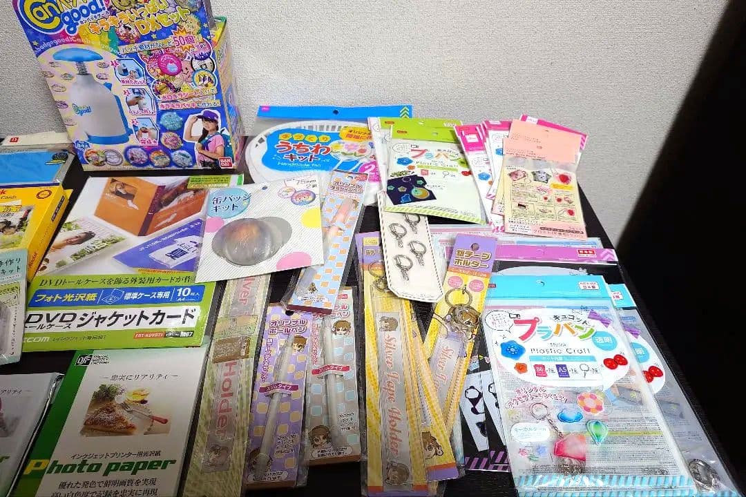 BANDAI 缶バッチ製作キット購入で それ以外の記載の商品、全部付いてきます！