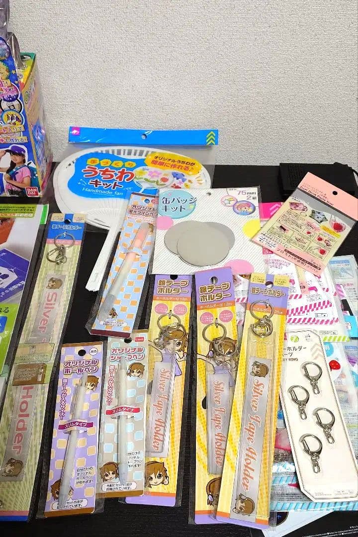 BANDAI 缶バッチ製作キット購入で それ以外の記載の商品、全部付いてきます！