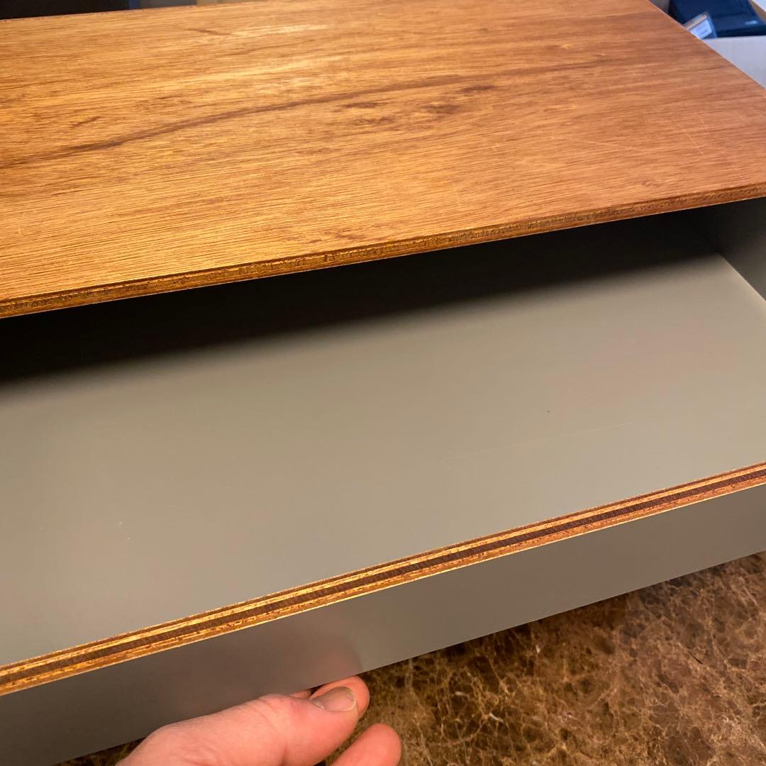 棚　コムデギャルソンのポップアップで購入した棚