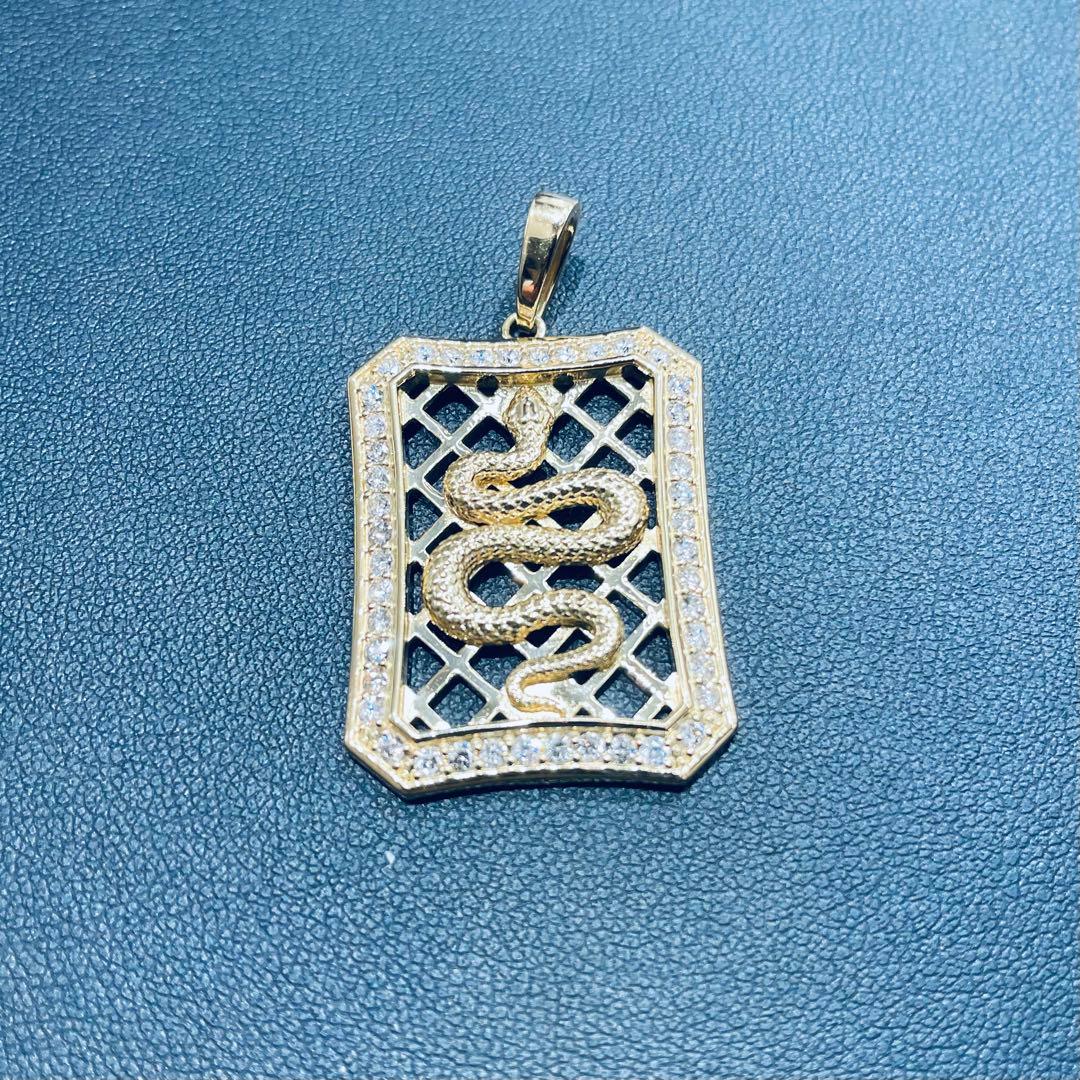 蛇モチーフ k18ペンダントトップ