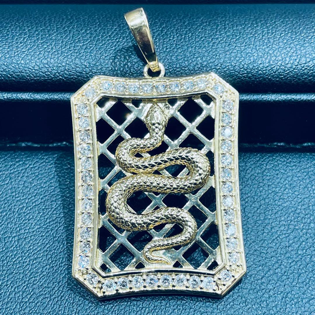 蛇モチーフ k18ペンダントトップ