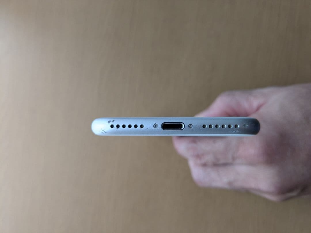 iphone8 256GB シルバー