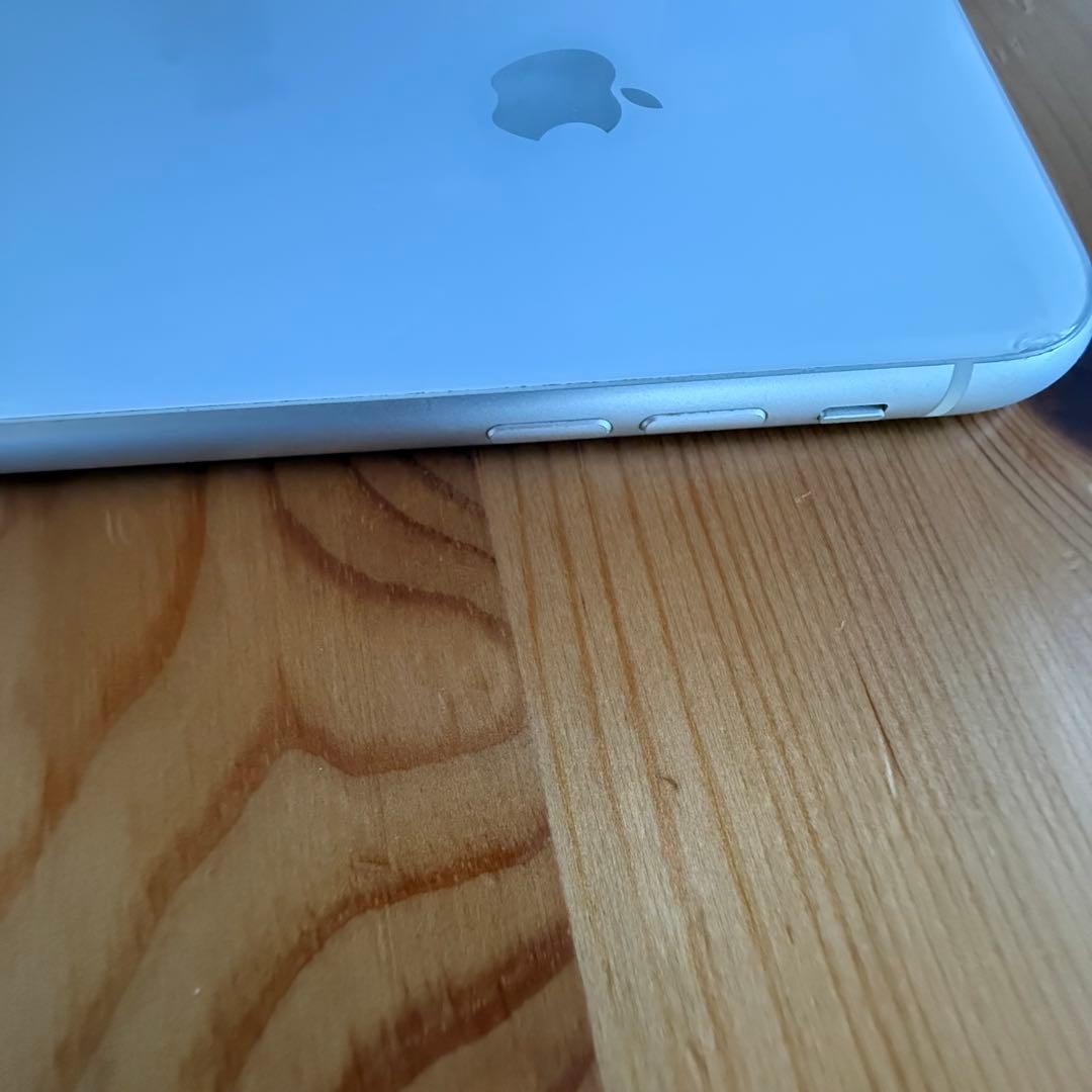 iPhone XR 64GB（白／画面割れあり／バッテリー88％）