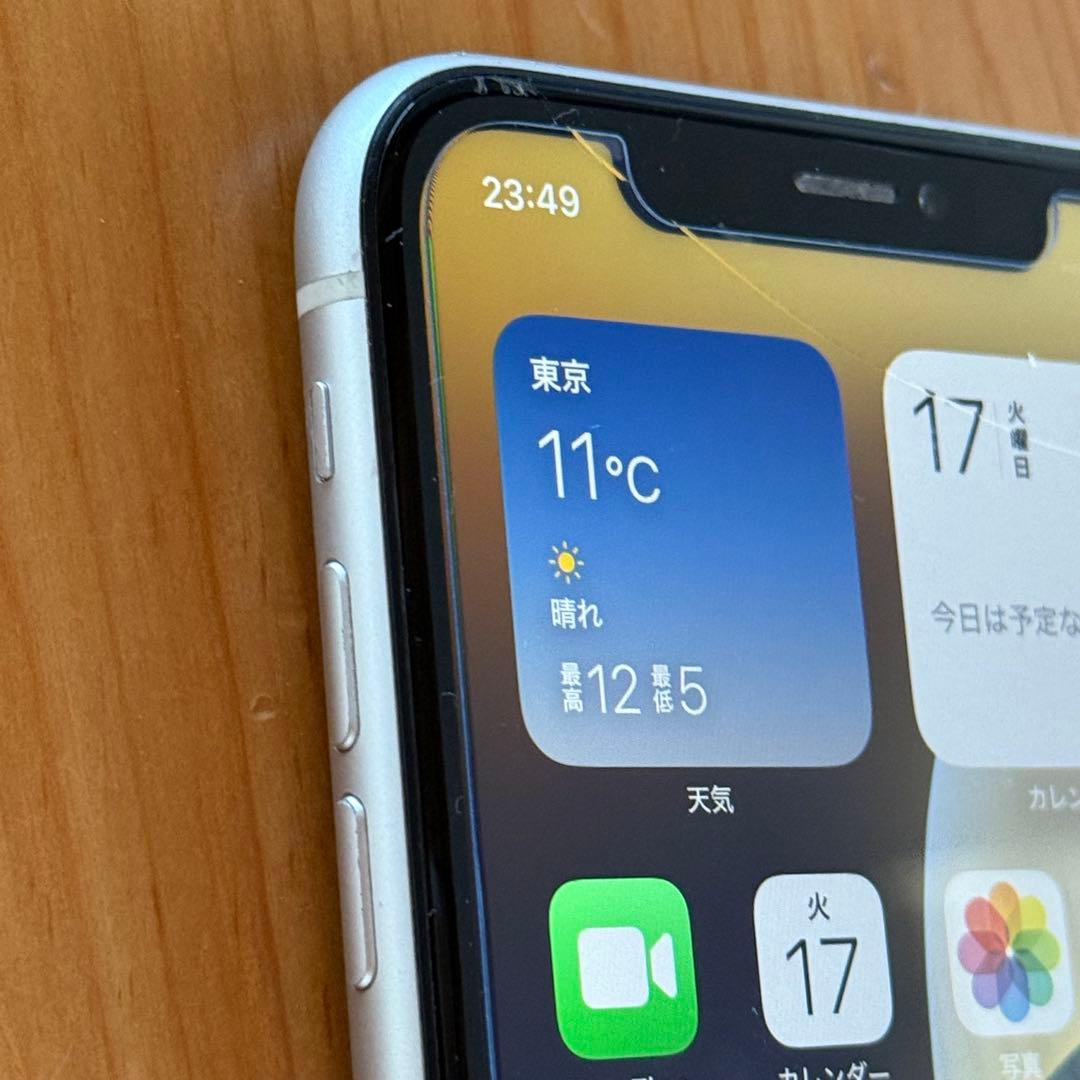 iPhone XR 64GB（白／画面割れあり／バッテリー88％）
