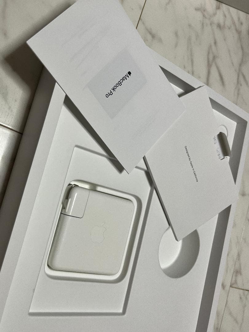 【大幅値下げ】MacBook Pro 2019年モデル Core i9 シルバー