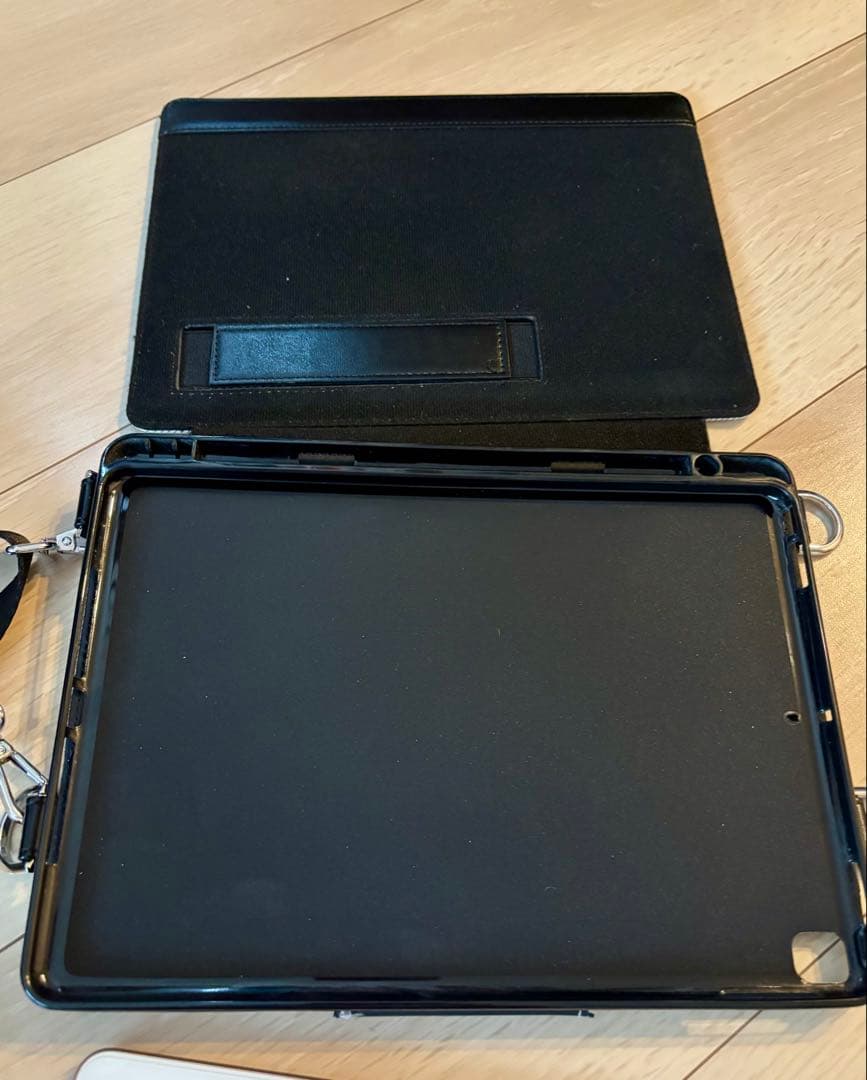 ケ*ン様 IPad第8世代モデル32GB カバー付き