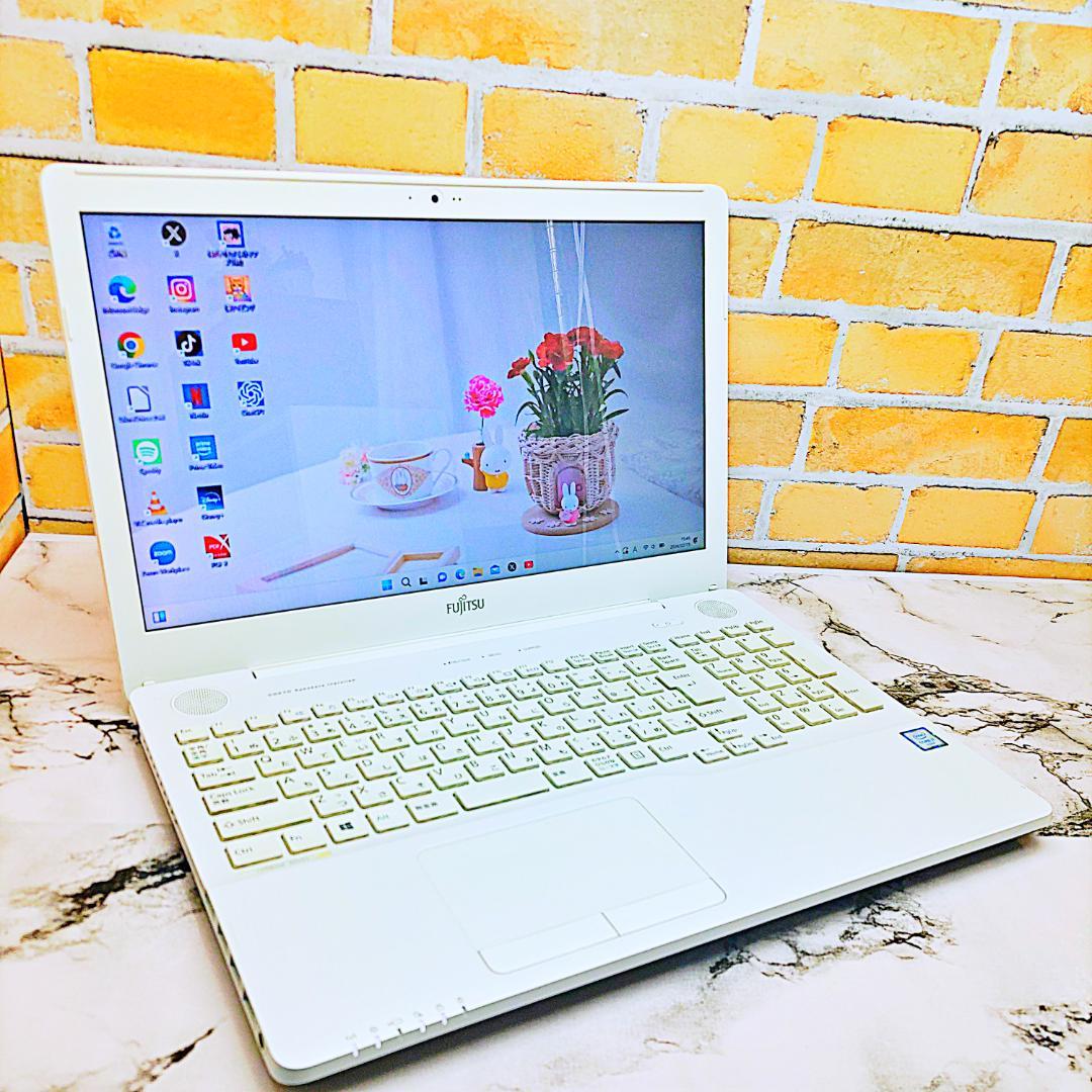 初心者さん向け簡単ノートパソコン❤️爆速SSD❤️高性能i7✨ハイスぺPC☘️