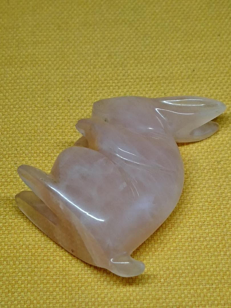 【美品】うさぎ　兎　天然石　彫刻　置物　インテリア　工芸品　美術品　A2786