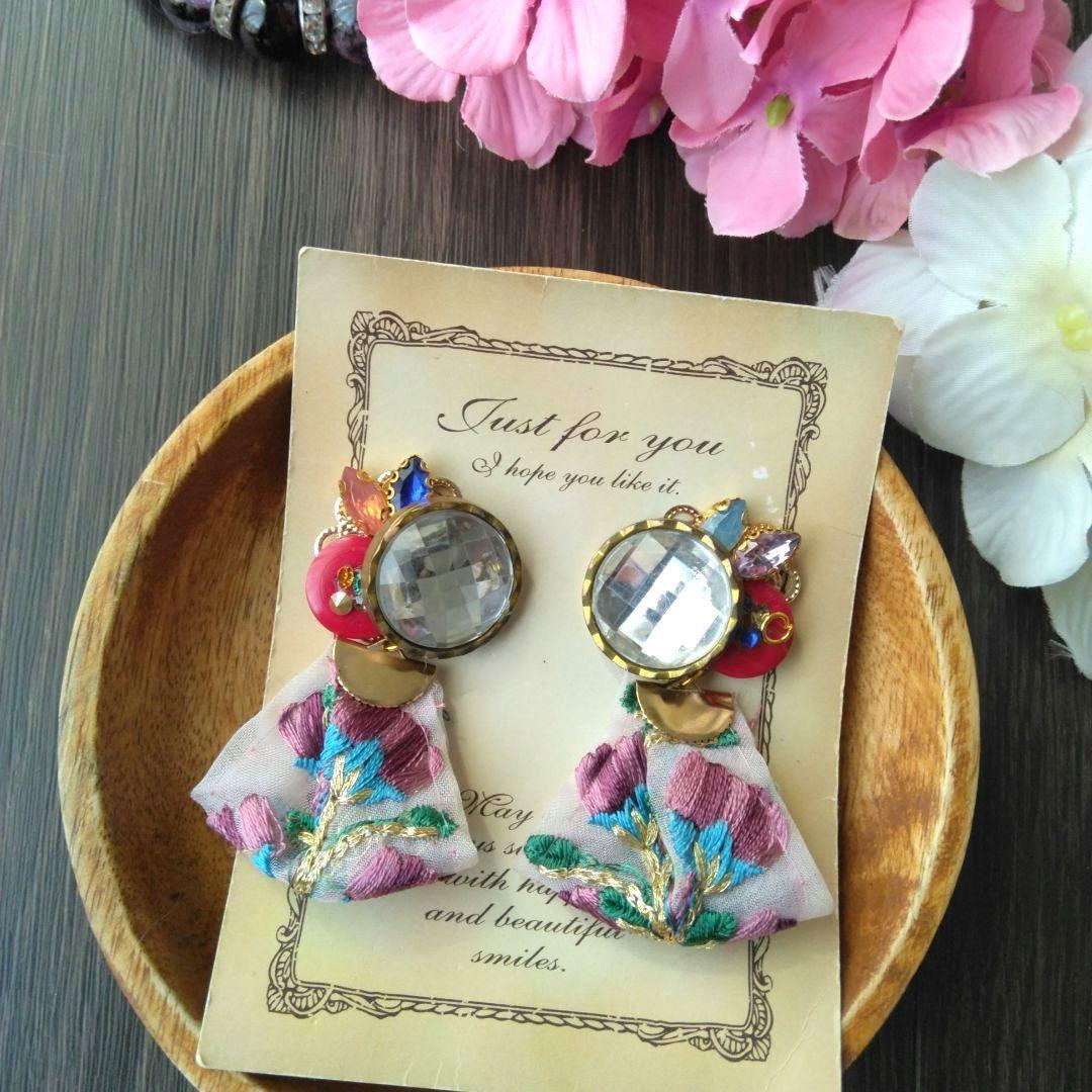 紫　花　ビジュー　ボタン　刺繍リボン　イヤリング　ピアス　ヴィンテージ　赤