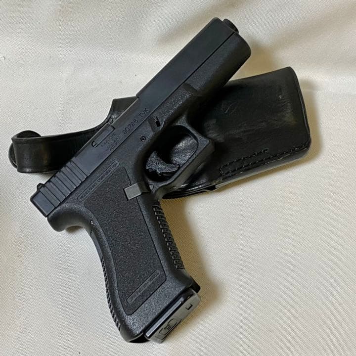 グロック 17 用 革製 ヒップ ホルスター（その他大型オートマチック対応）