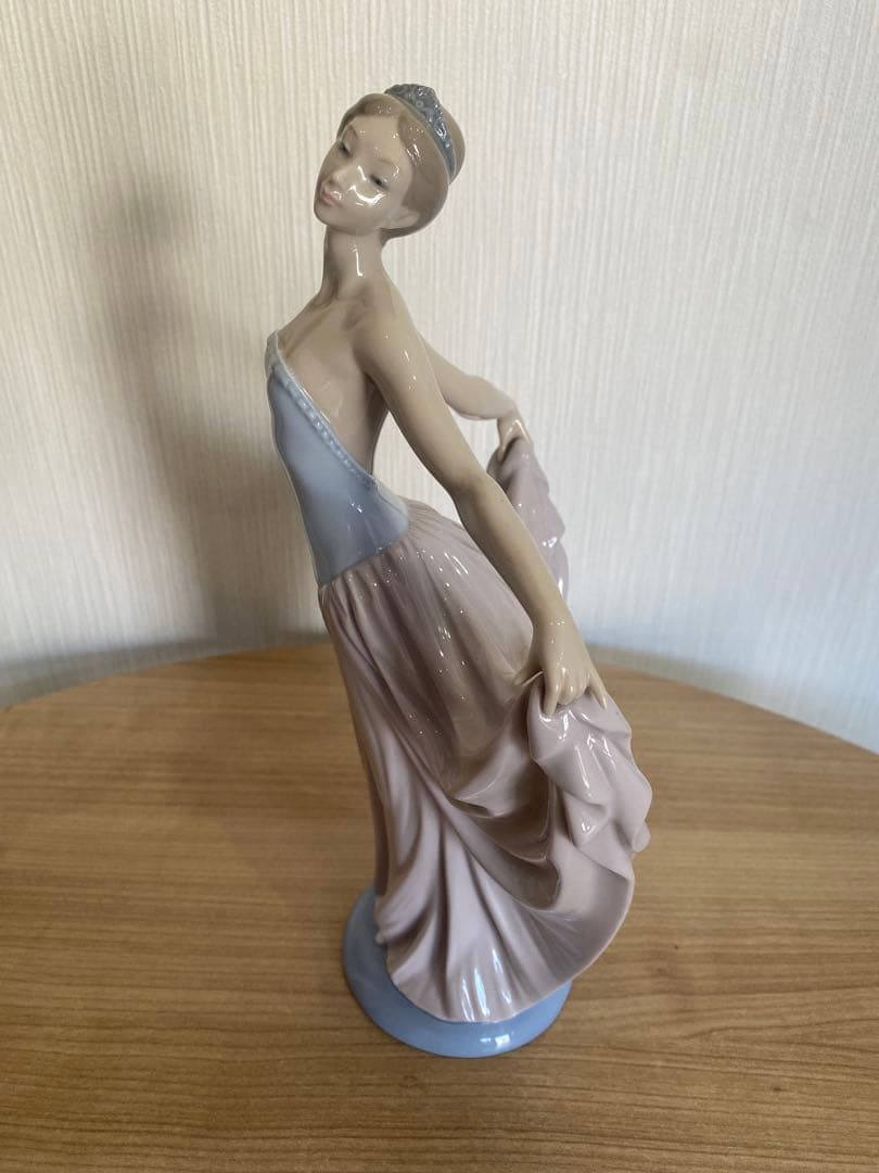 LLADRO リヤドロ　踊る少女　陶器　人形