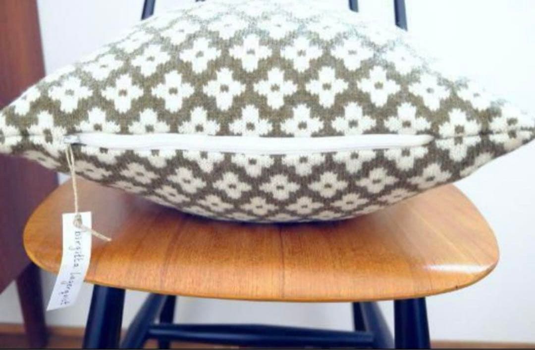 birgitta lagerqvist クッションカバー 小花柄 カーキ