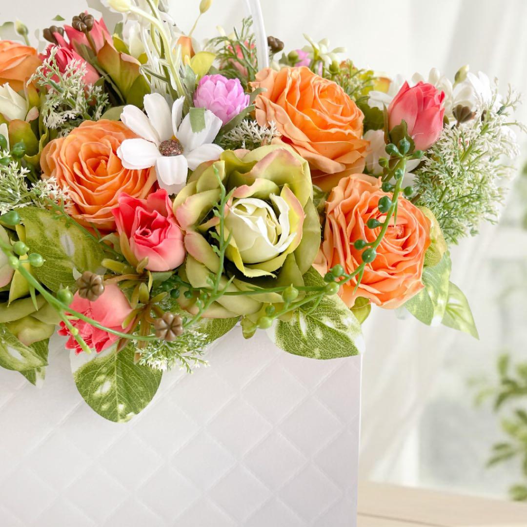 オレンジローズのバッグ型フラワーアレンジメント 退職祝い・誕生日・感謝の贈り物に