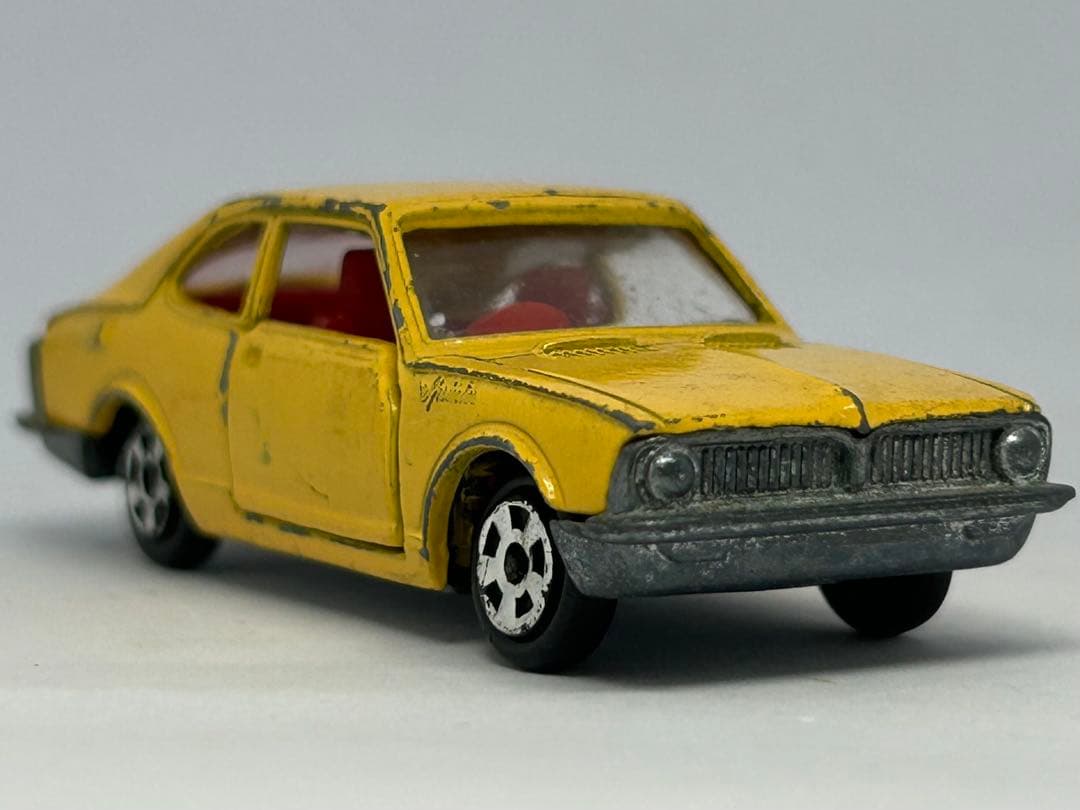 トミカ No.11 トヨタ スプリンター 1200 SL 黄 香港製 黒箱