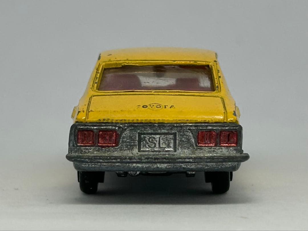 トミカ No.11 トヨタ スプリンター 1200 SL 黄 香港製 黒箱