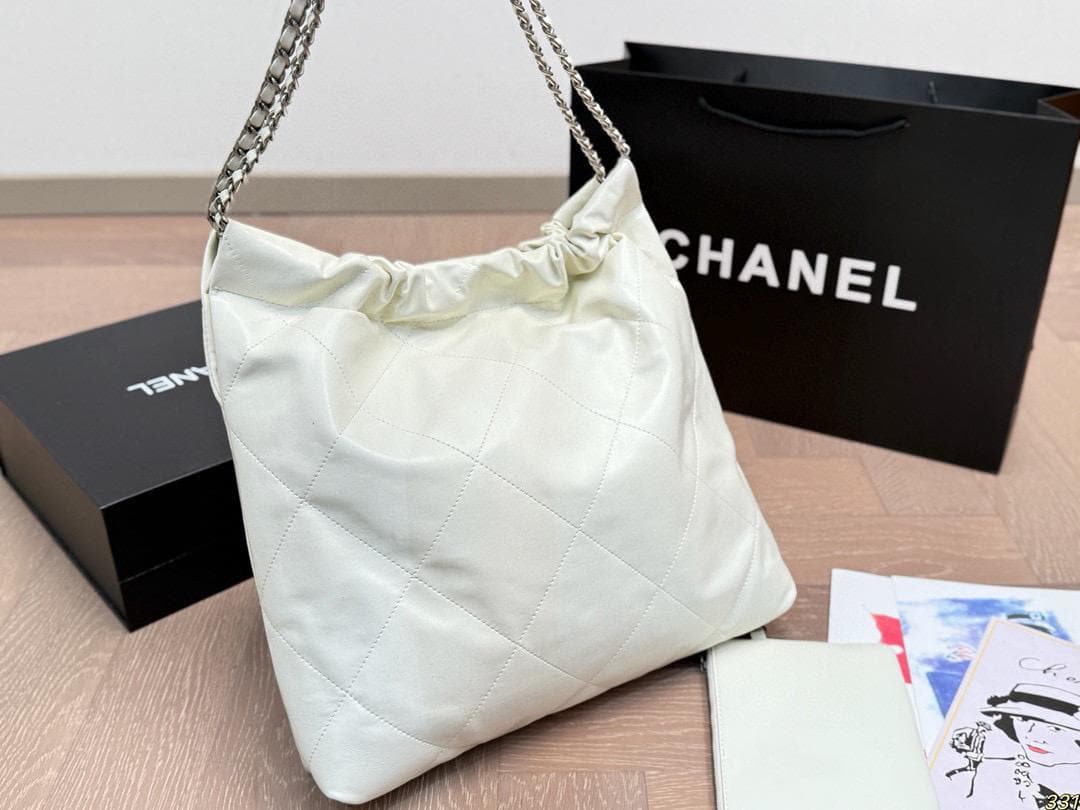 ノベルティ チェーンショルダーバッグ 22 バッグ ホワイト