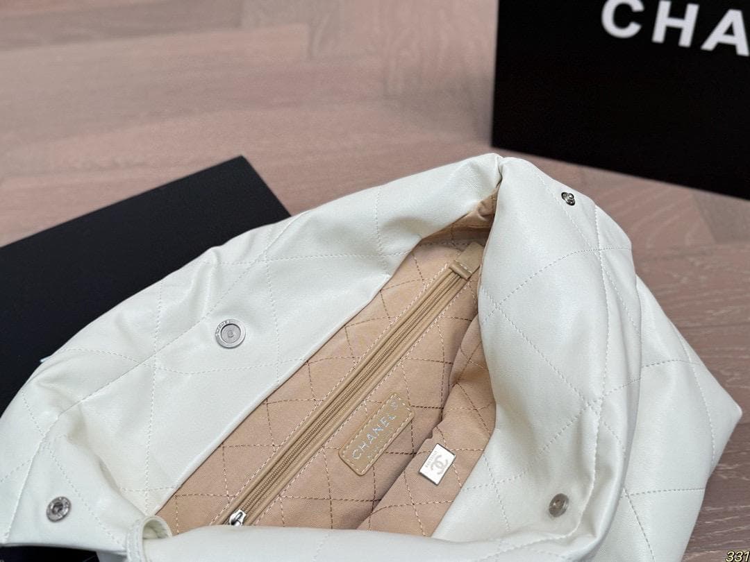 ノベルティ チェーンショルダーバッグ 22 バッグ ホワイト