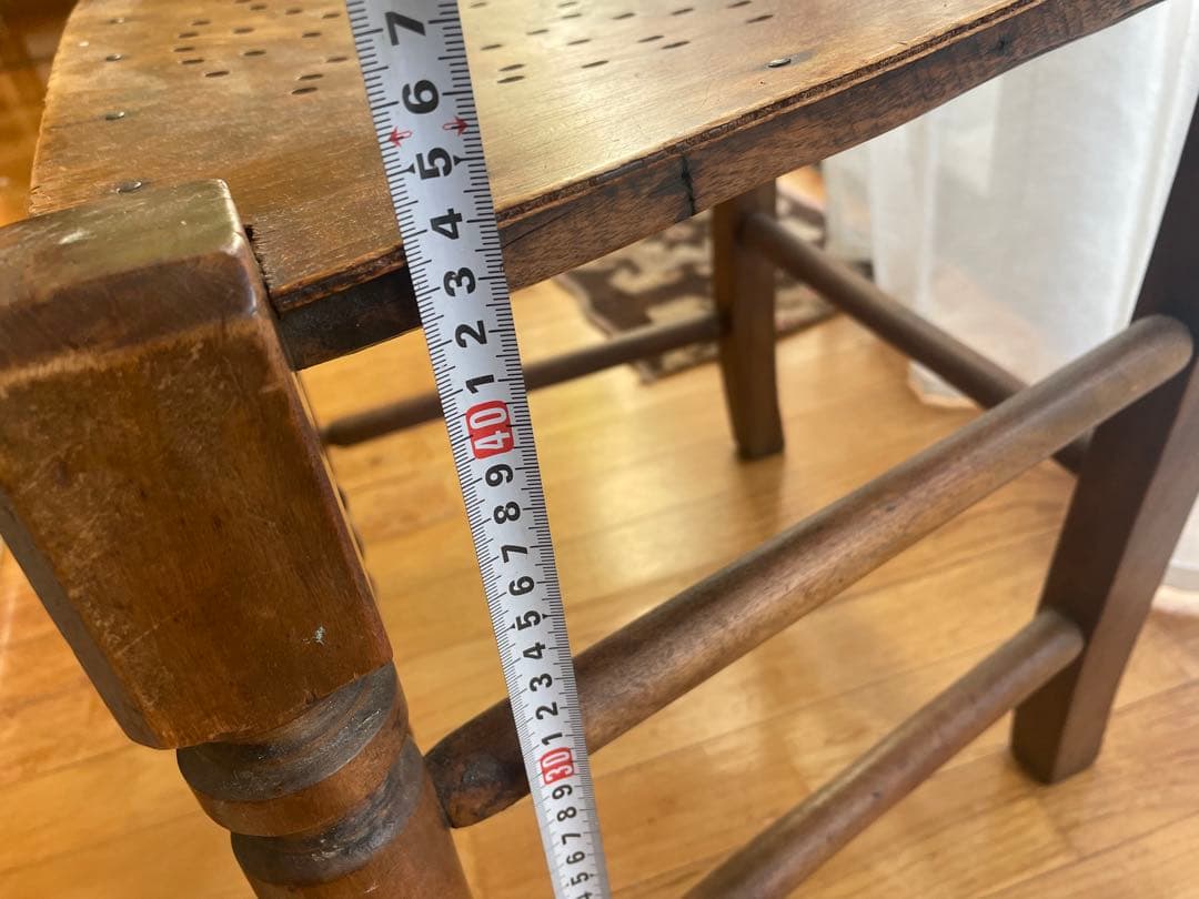 木製クラシックチェア 穴あき座面