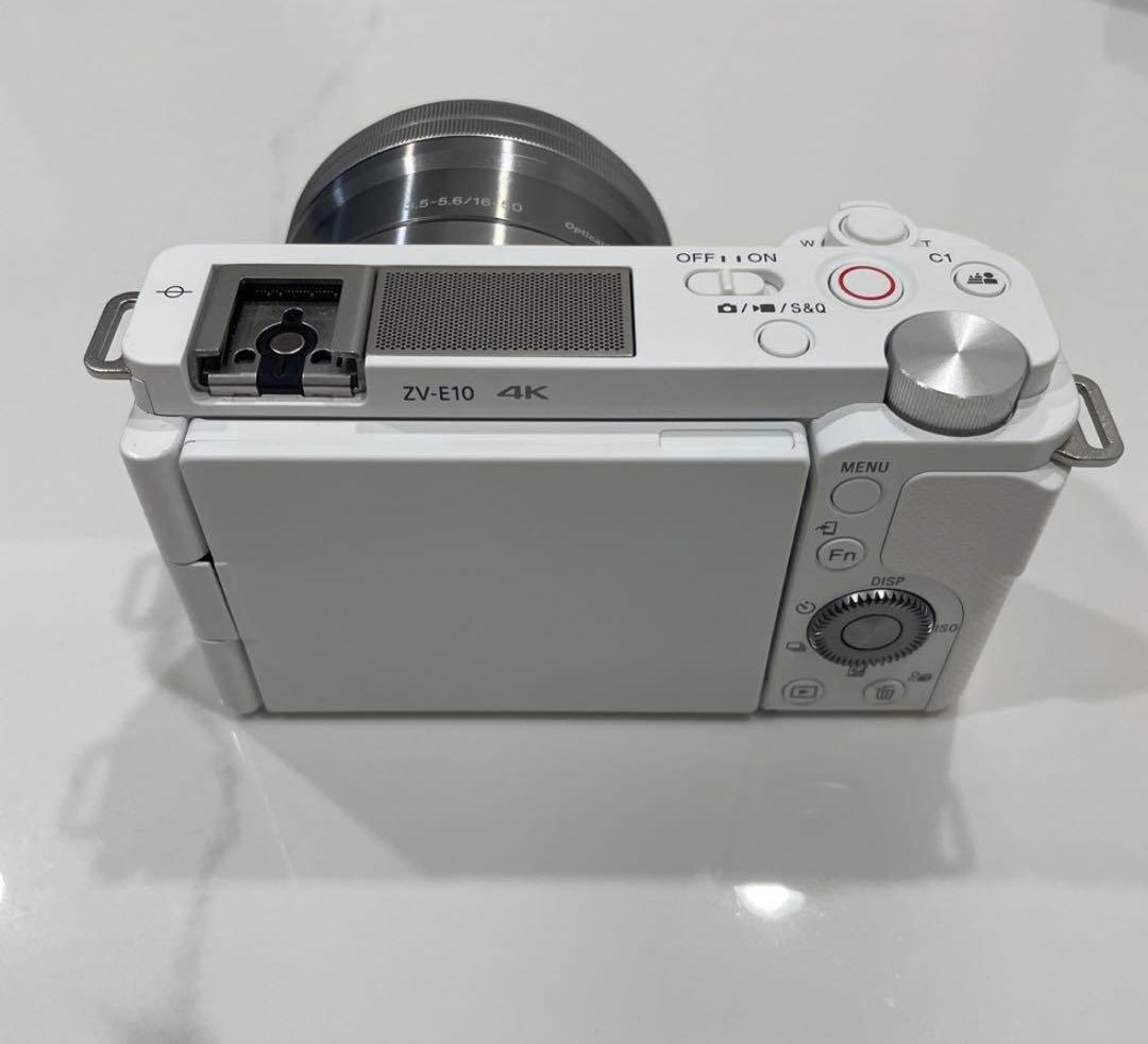 SONY ZV-E10 本体のみ 付属品、シリコンケース付き