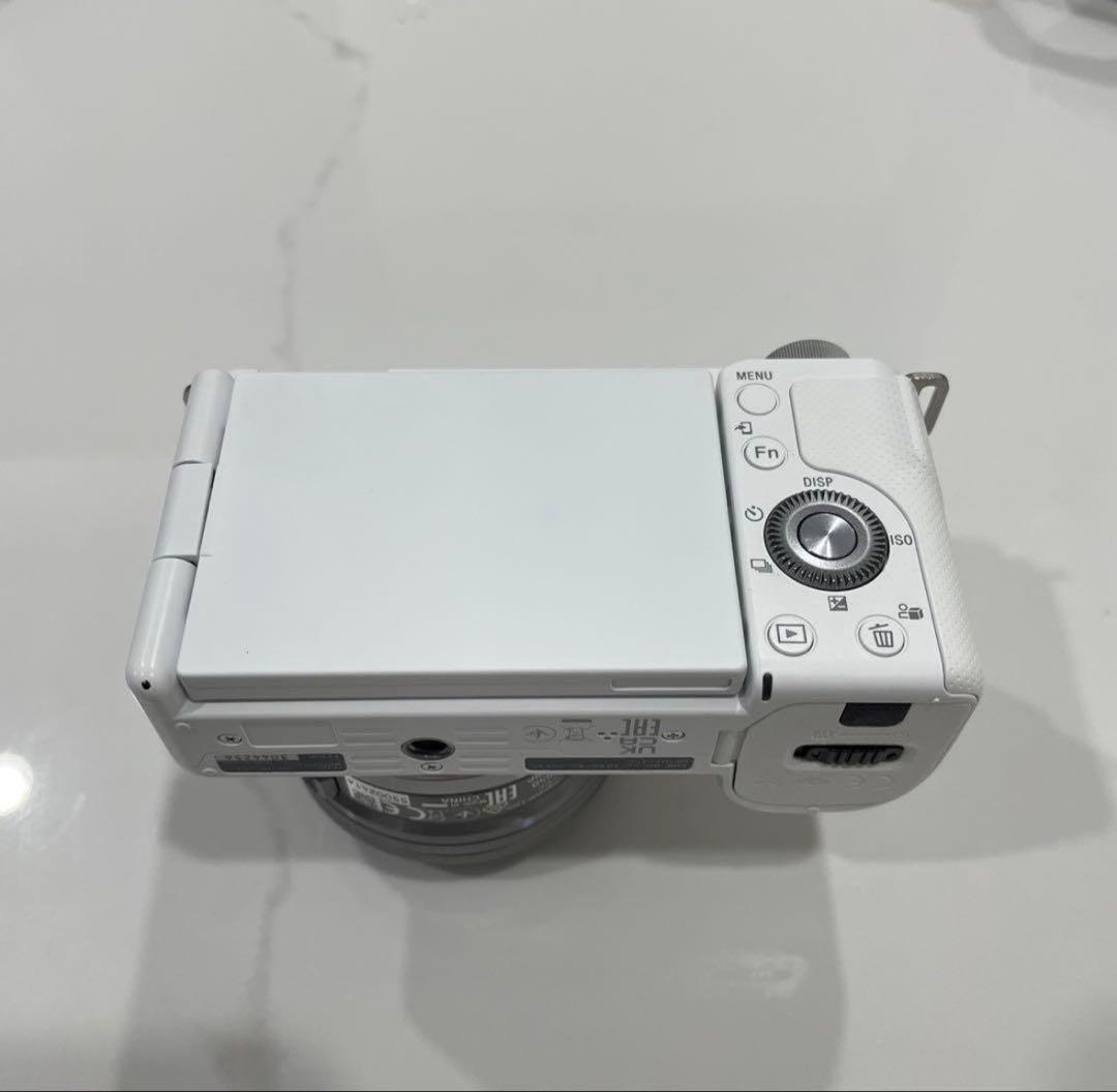 SONY ZV-E10 本体のみ 付属品、シリコンケース付き