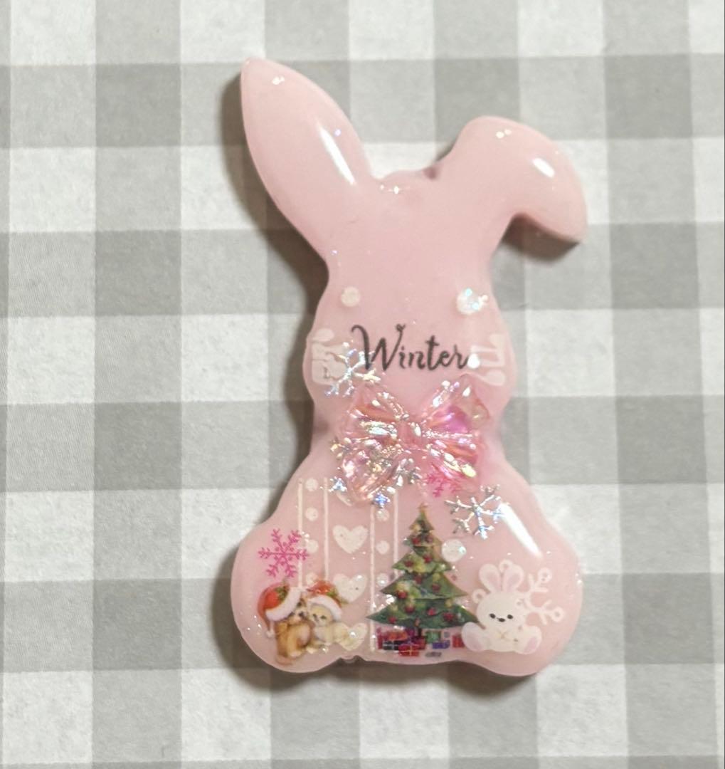再販不可。うさぎ♡だいぶ早いクリスマス♡レジンヘアゴムブローチ