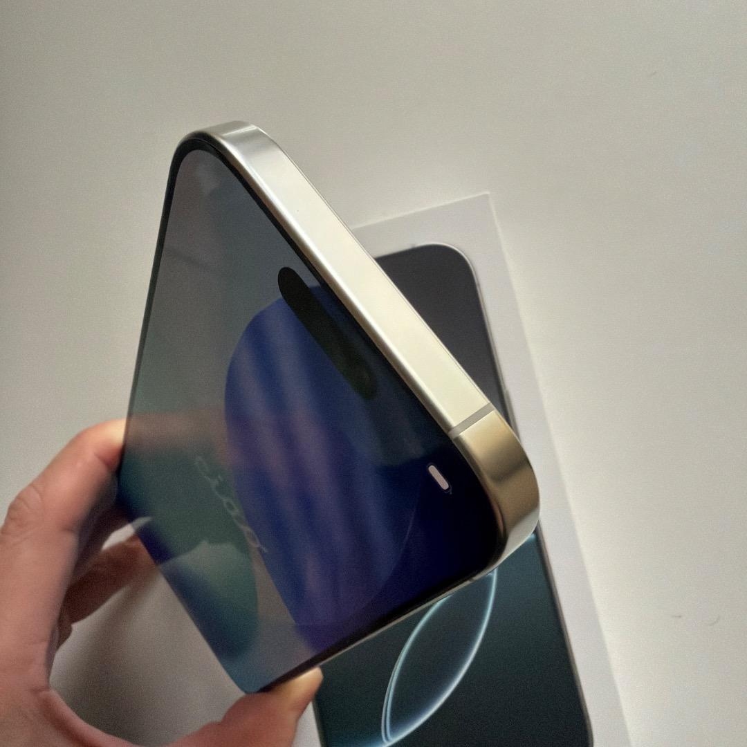 美品　Apple iPhone 16 Pro ホワイト128GB（SIMフリー)