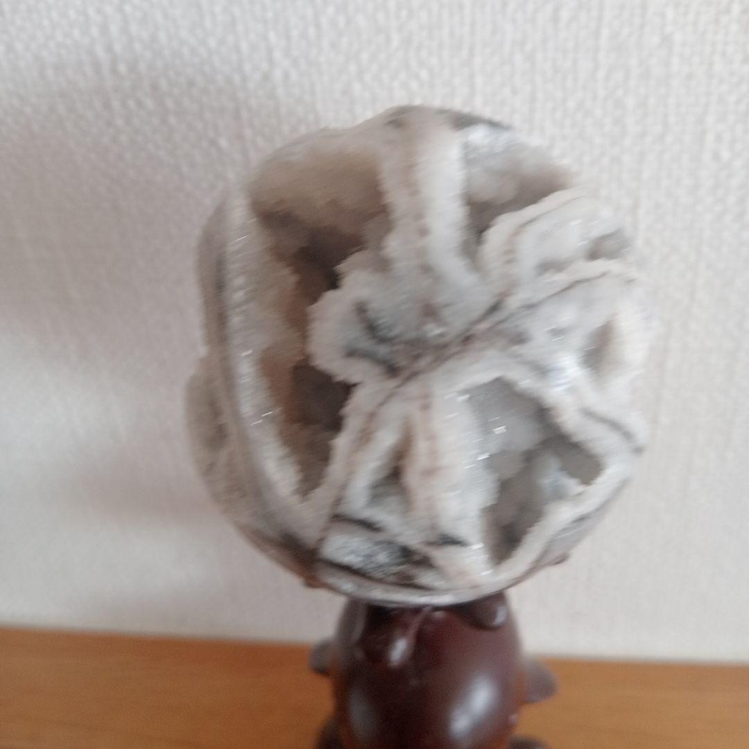 60mm 木の台つき　ジオード