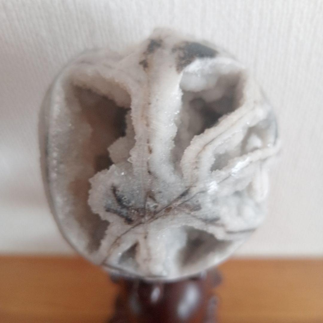 60mm 木の台つき　ジオード