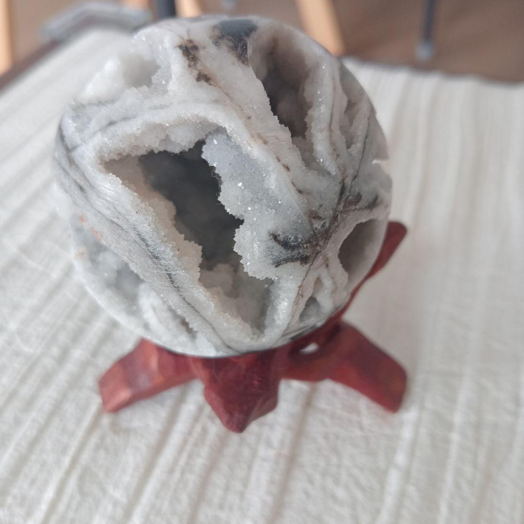 60mm 木の台つき　ジオード