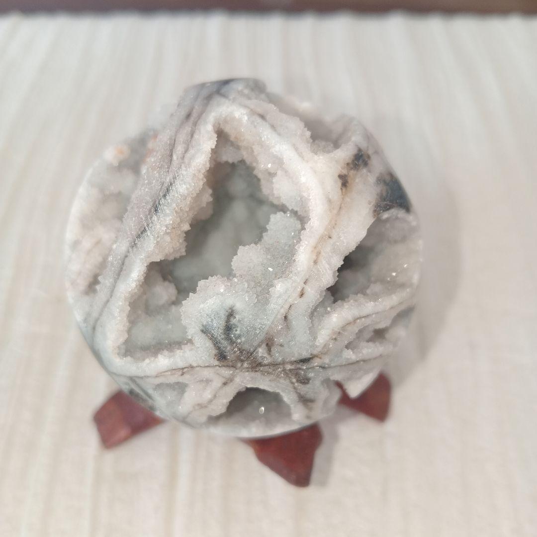 60mm 木の台つき　ジオード