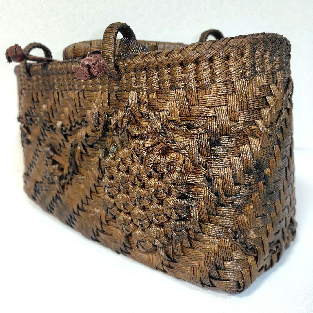 クラフトで作った山葡萄風柿渋染め網代編みかごバッグ（巾着タイプ）