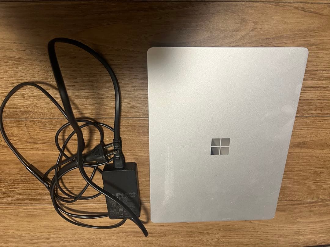 Surface Laptop Go 12.4Core™ i5-1035G1