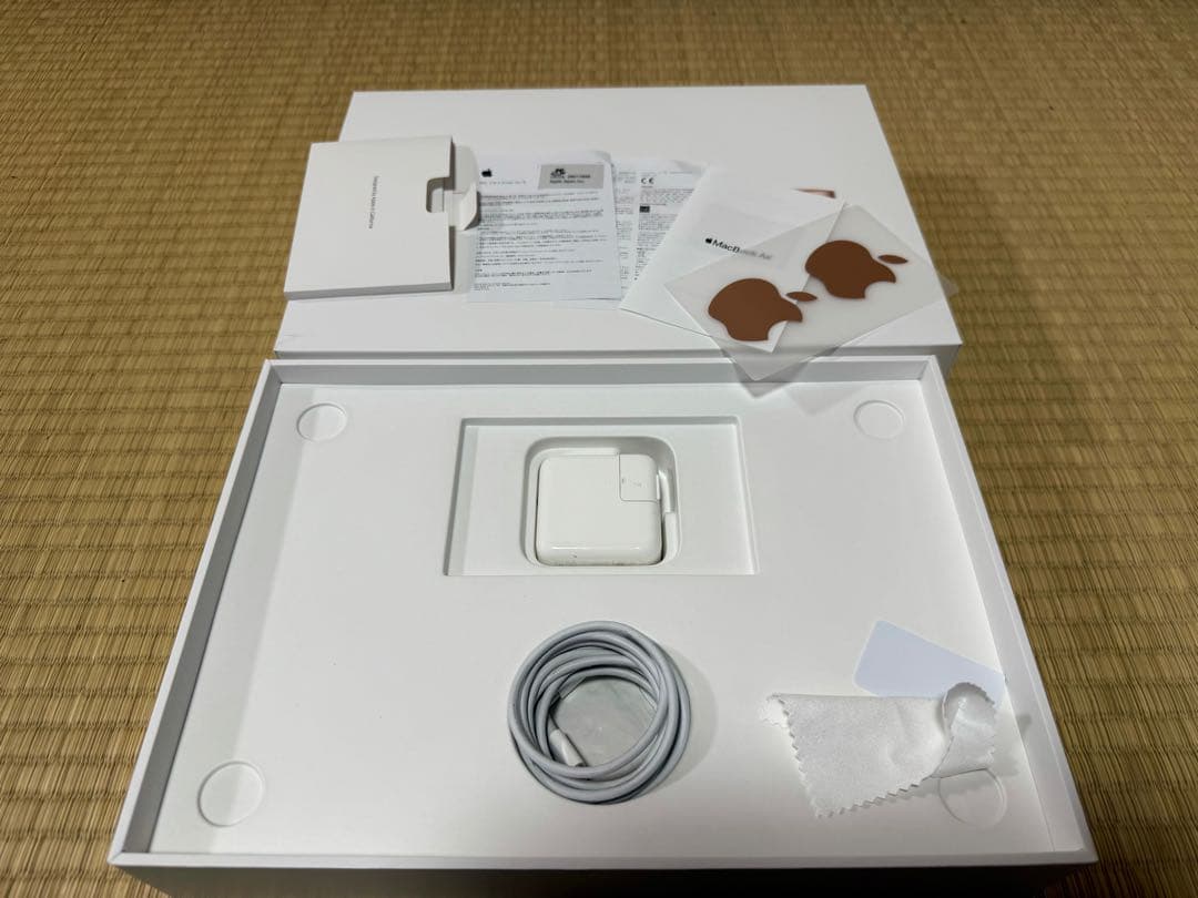 Apple MacBook Air (M1, 2020) ローズゴールド 8GB