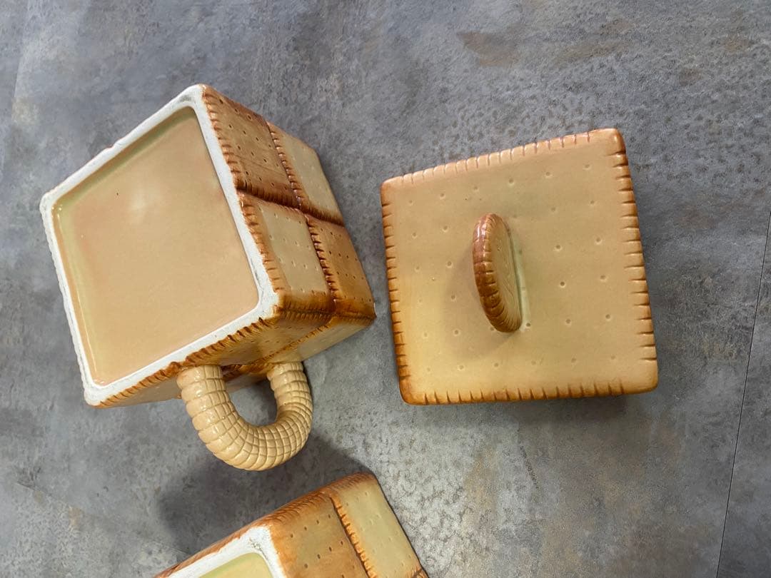 可愛いクッキーモチーフ急須とお菓子入れなど