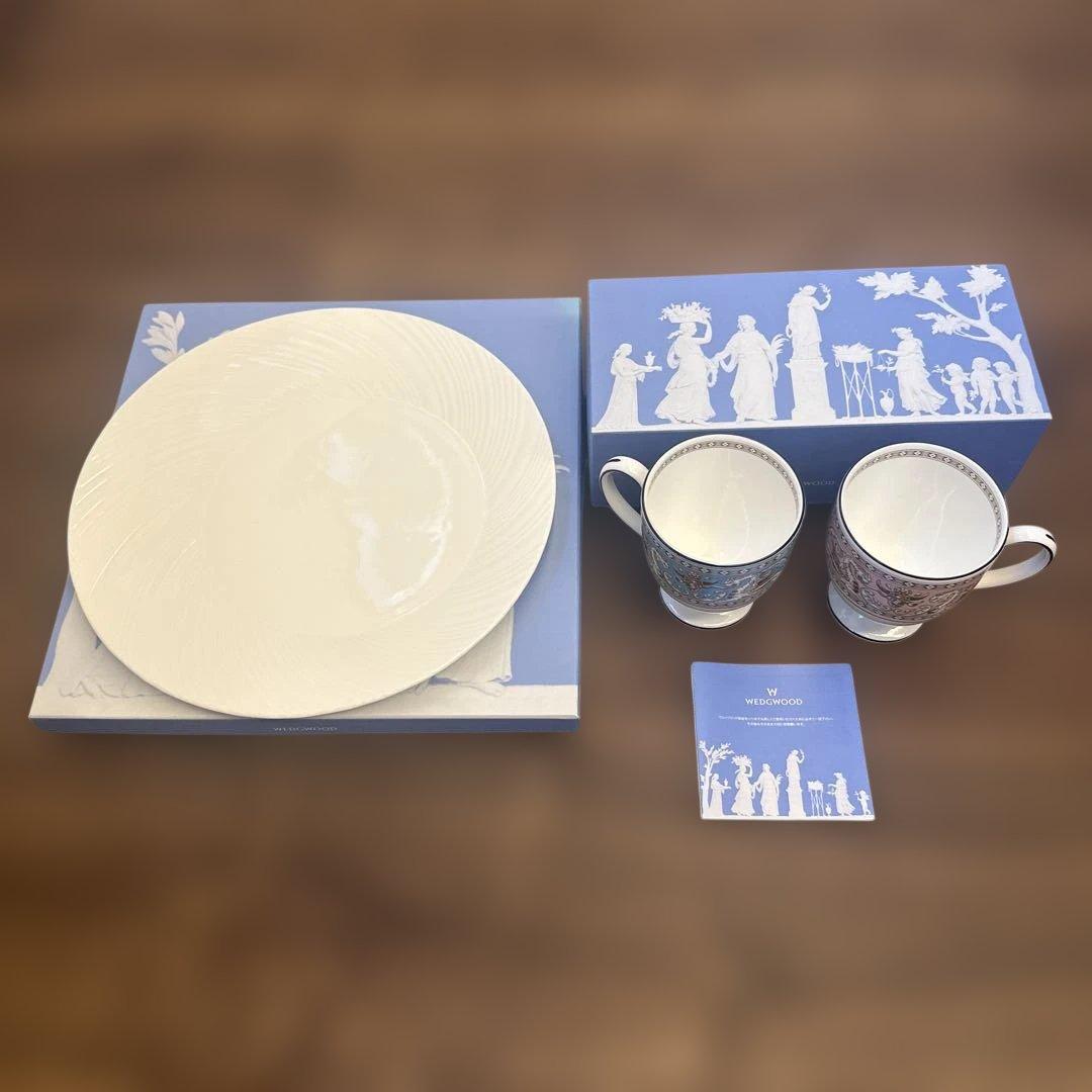 新品　ウエッジウッド　大皿　マグカップセット