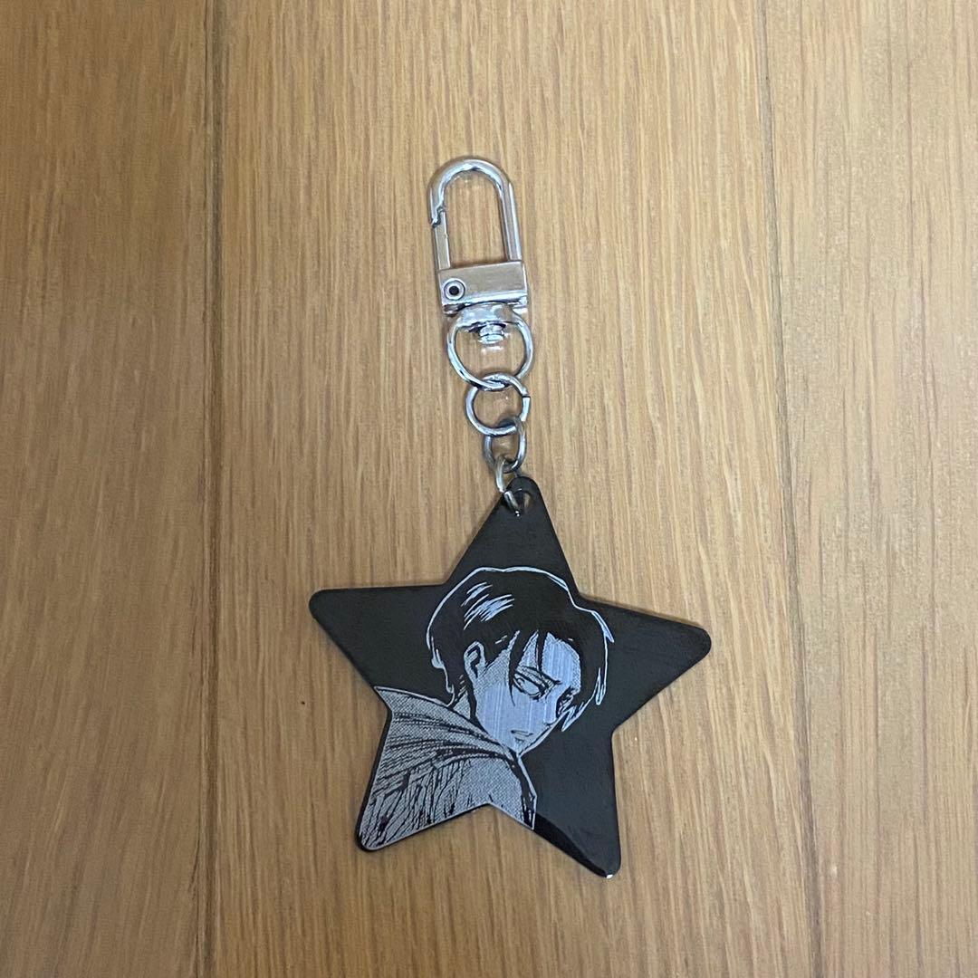 進撃の巨人 リヴァイ アッカーマン 缶バッジ キーホルダー SHEIN 痛バ