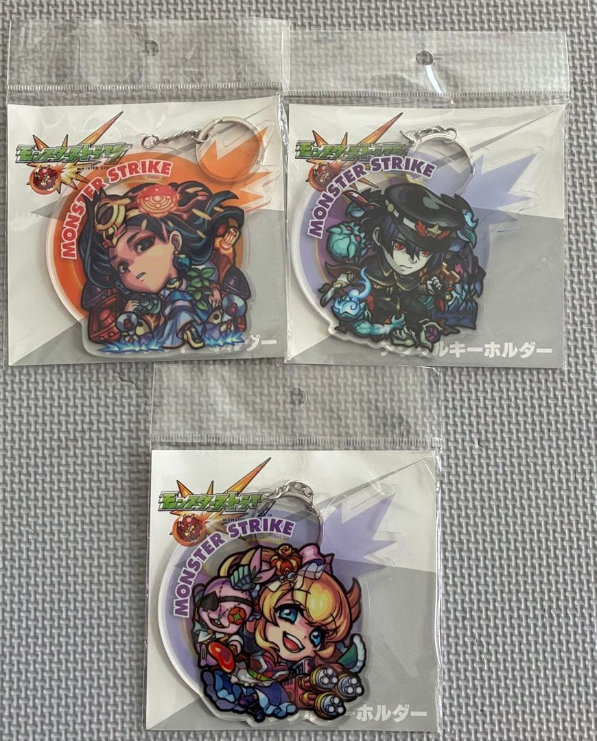 モンストキーホルダー缶バッジまとめ15個　ばら売りあり　値下げ有り