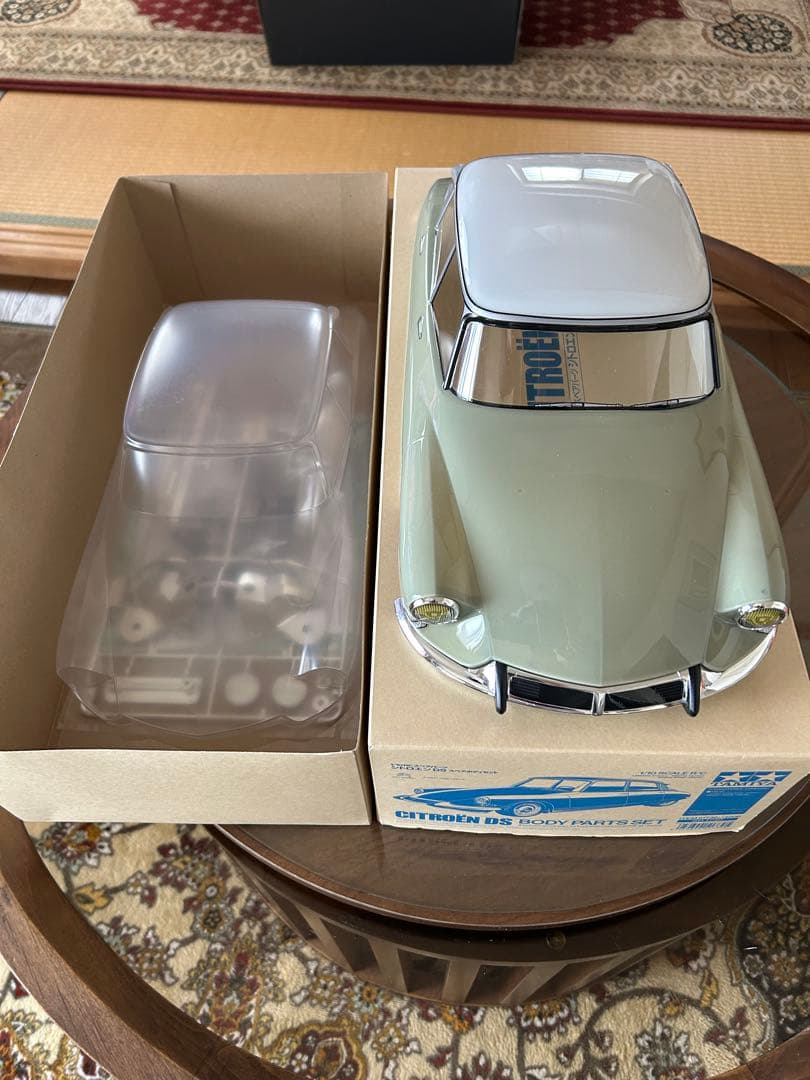 シトロエン DS 1/10タミヤ塗装済みボディ未走行&新品未塗装品。
