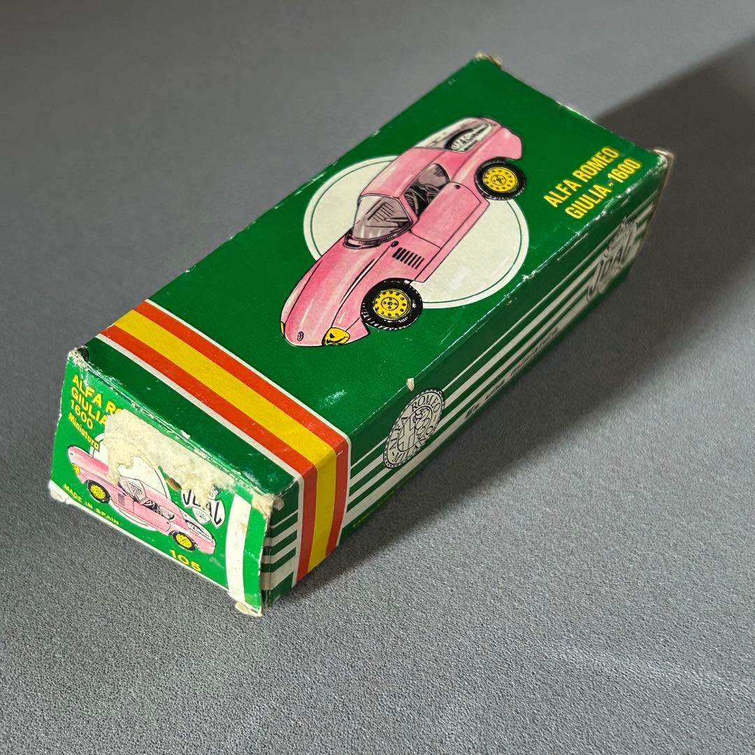 Alfa Romeo Giulia 1600 ミニカー レッド