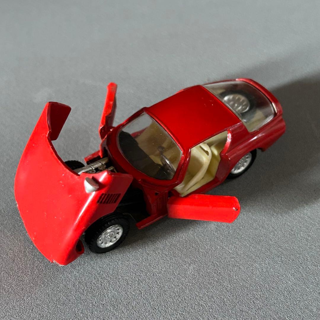 Alfa Romeo Giulia 1600 ミニカー レッド