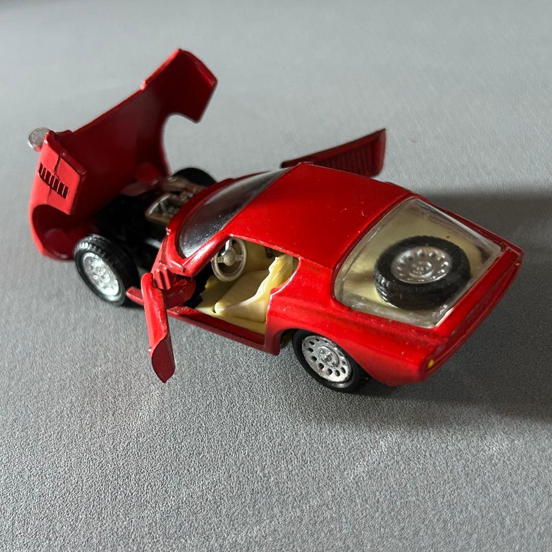 Alfa Romeo Giulia 1600 ミニカー レッド