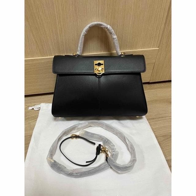 CAFUNE カフネ ブラック レザーバッグ ショルダーストラップ付き