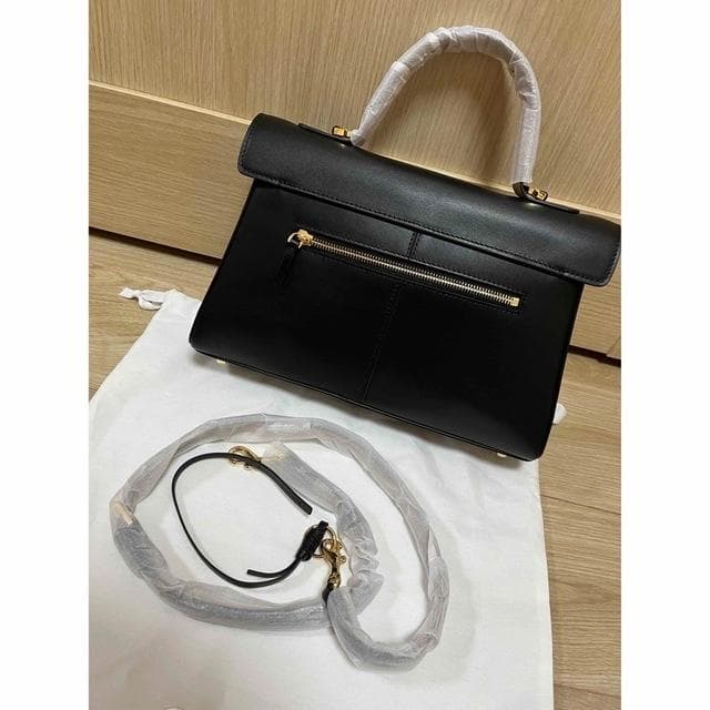 CAFUNE カフネ ブラック レザーバッグ ショルダーストラップ付き