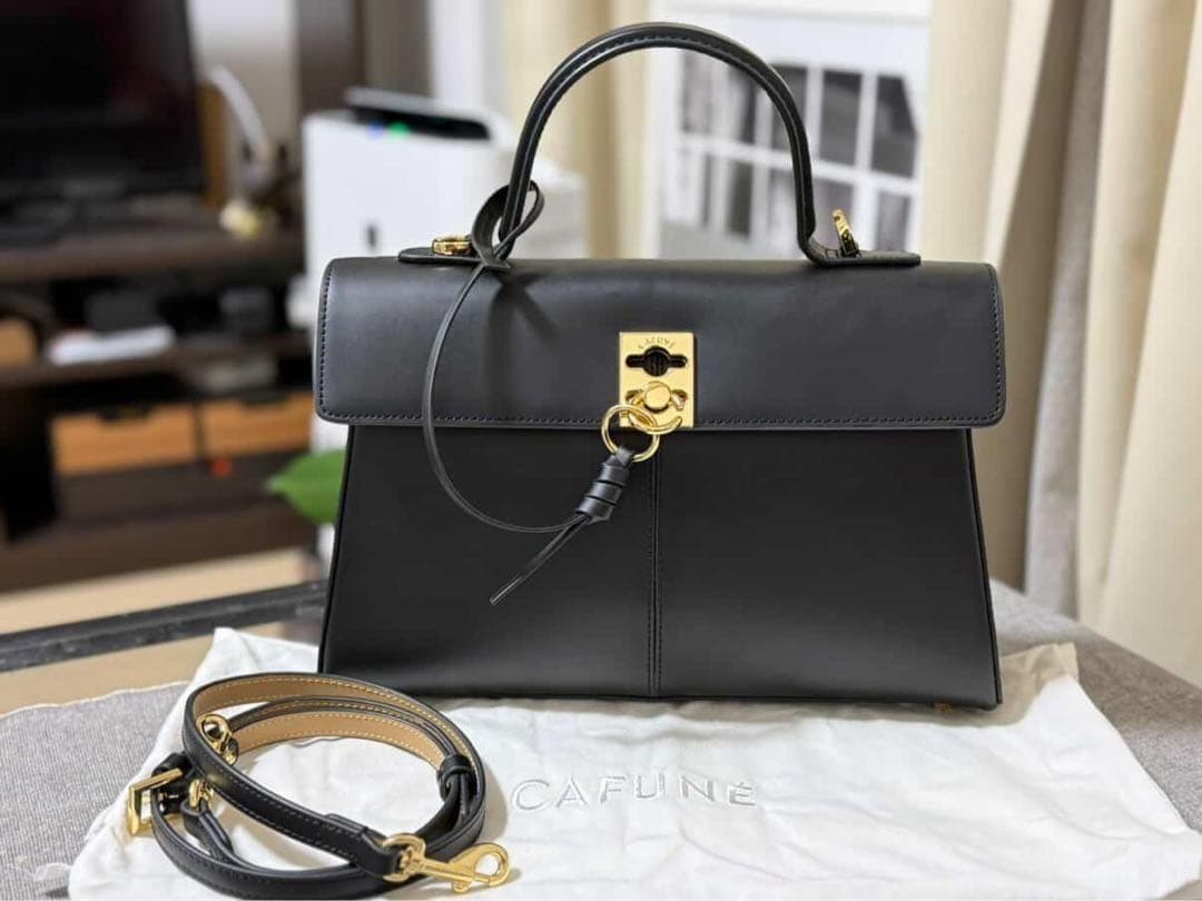CAFUNE カフネ ブラック レザーバッグ ショルダーストラップ付き