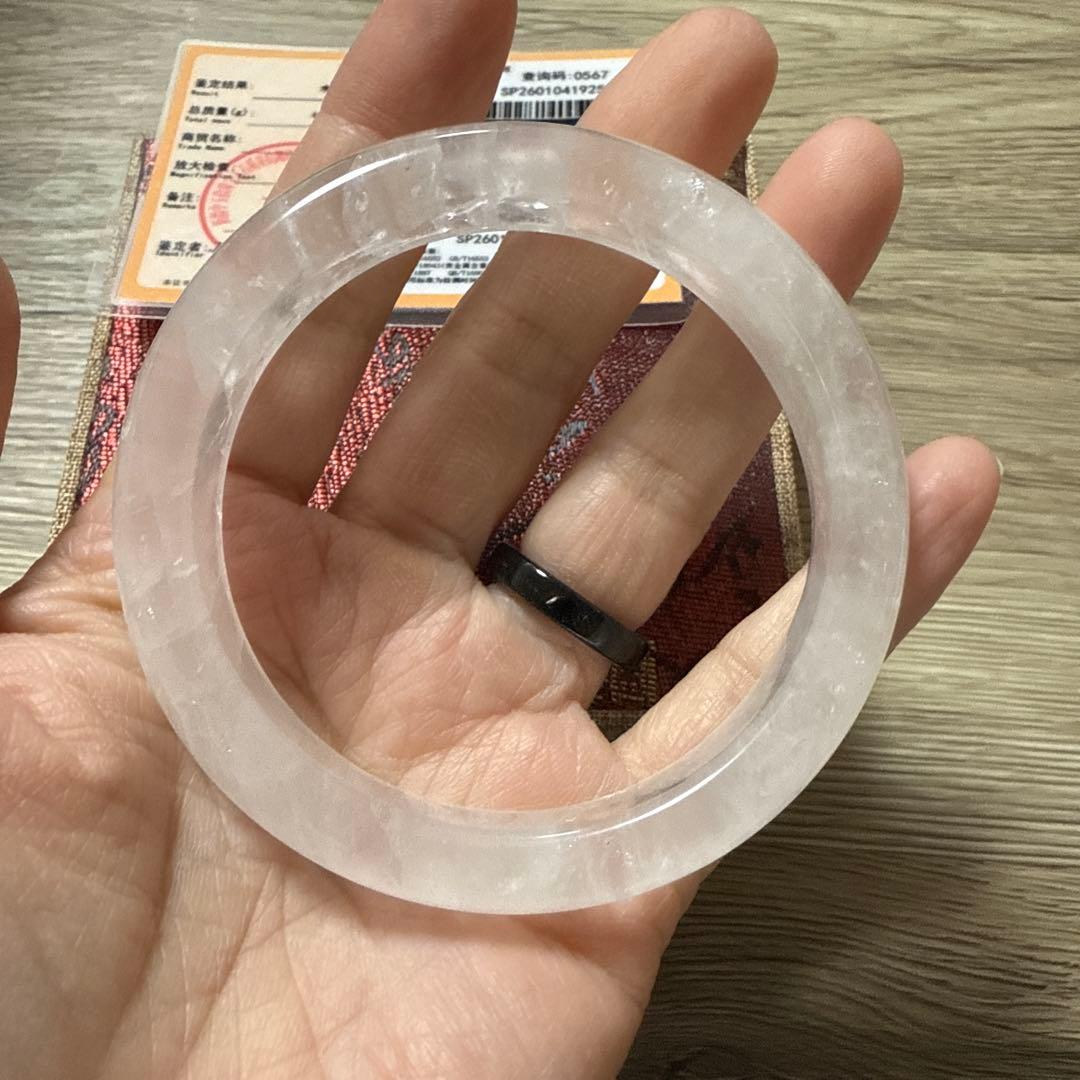 天然水晶製バングル 直径56mm 箱付き