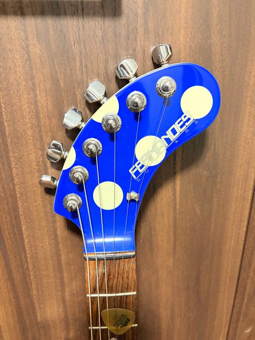 美品FERNANDES アンプ内蔵 ZO-3 水玉ブルー ほぼ未使用 ケース付